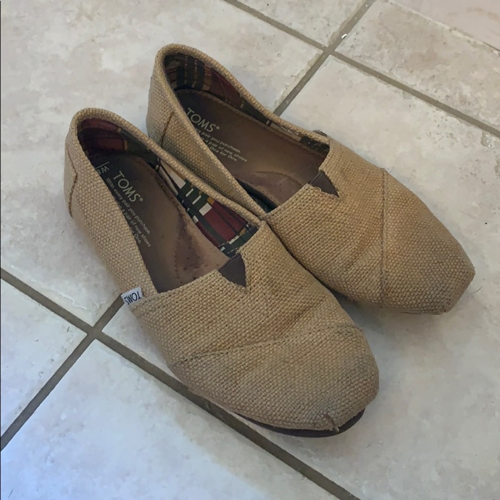Toms Burlap shoes size 8